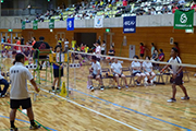 大分県小学校バドミントン九州小学生大会試合風景
