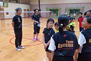 大分県小学校バドミントン九州小学生大会試合風景