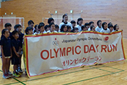大分県高校バドミントン国民体育大会大分県予選会試合風景